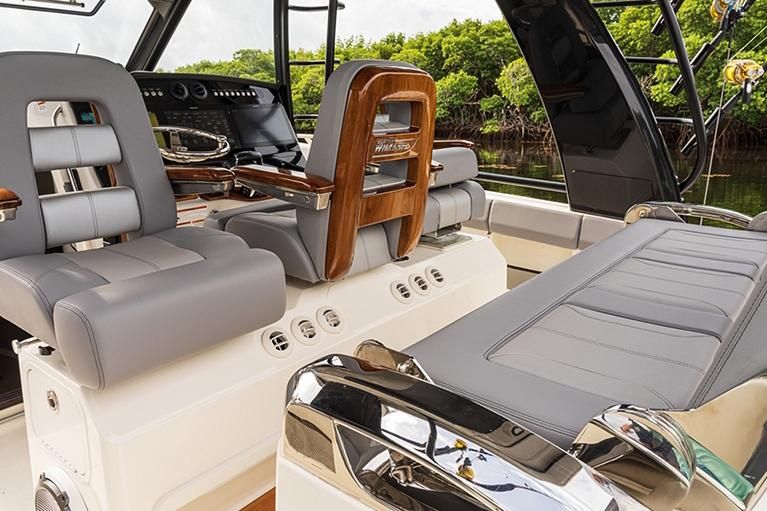 2022 Boston Whaler 420 Outrage