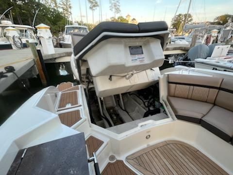 2017 Sea Ray 350 SLX Outboard