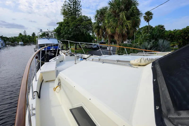 Forever Young Yacht Photos Pics 