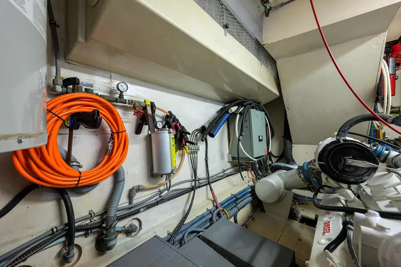 Forever Young Yacht Photos Pics 