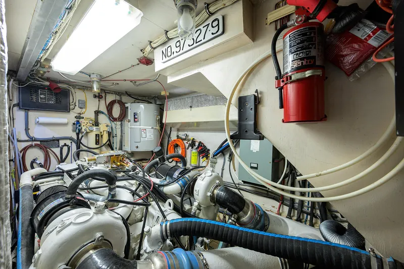 Forever Young Yacht Photos Pics 