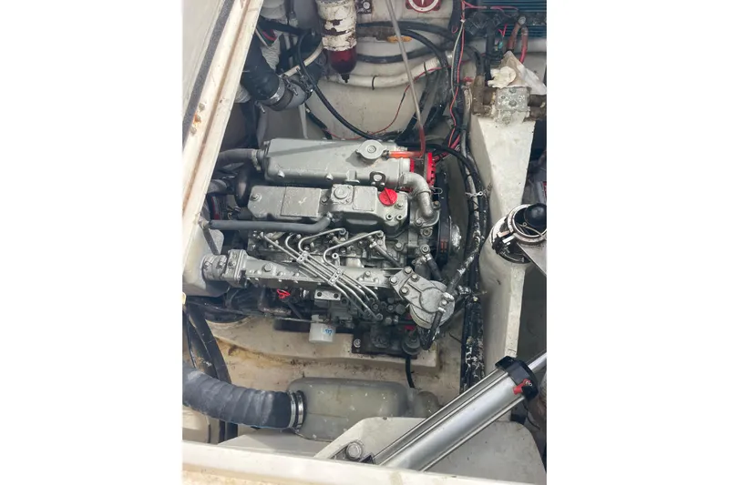 Nadi Yacht Photos Pics Engine compartment of a 2010 Knysna 480 boat, showcasing mechanical components and wiring.