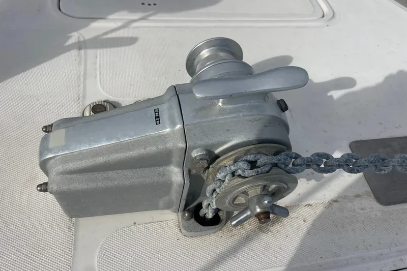 Nadi Yacht Photos Pics Anchor windlass on 2010 Knysna 480 boat deck with chain.