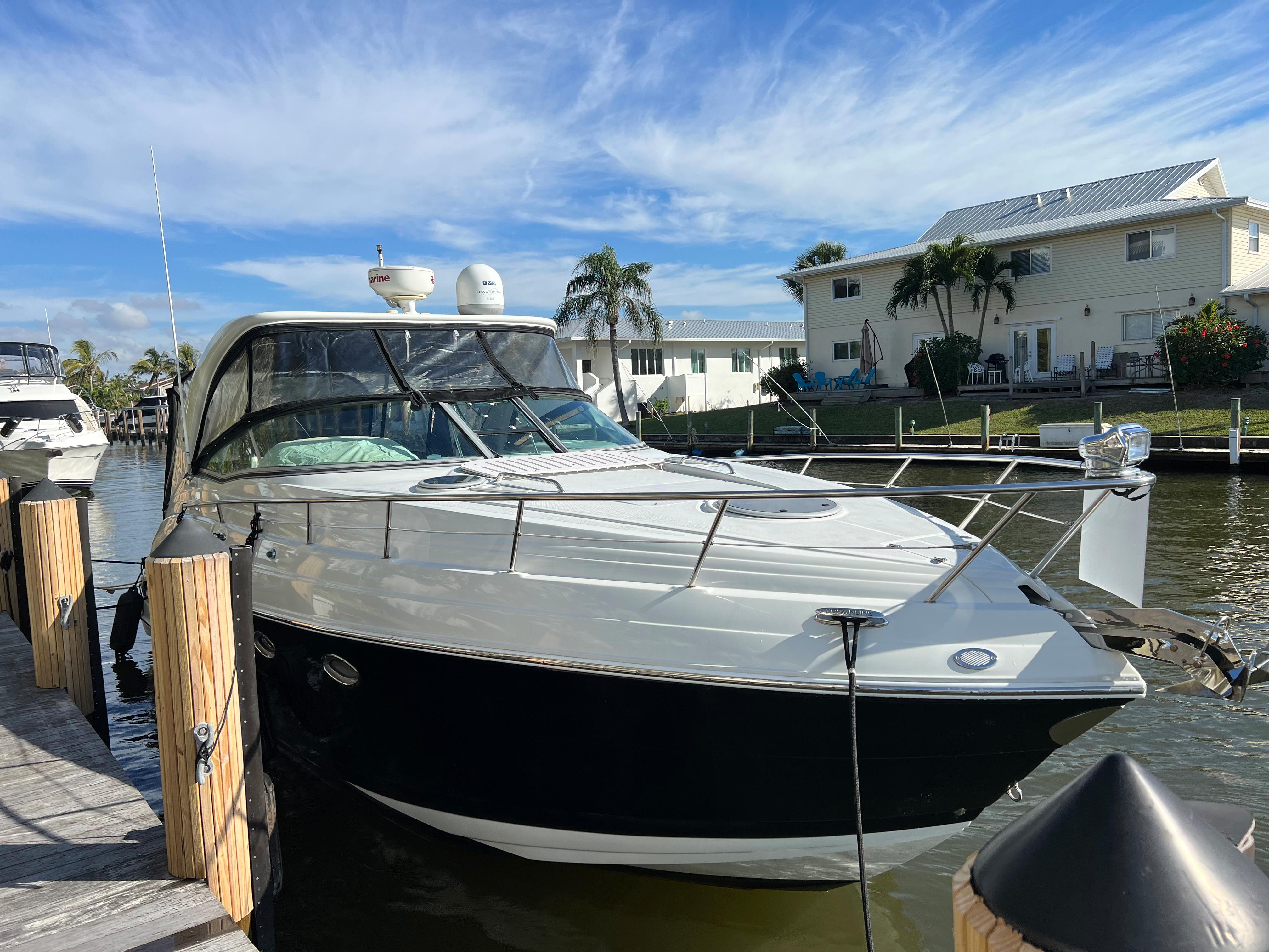 2014 Crownline 330 CR Cruiser for sale - YachtWorld