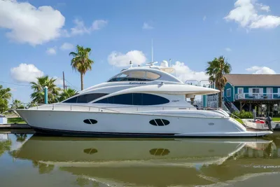 Lazzara 74 MOTOR YACHT