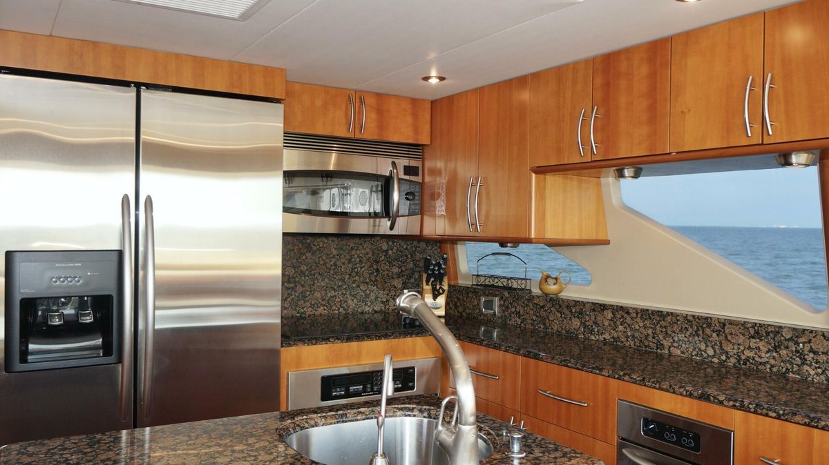 2007 Lazzara 74 