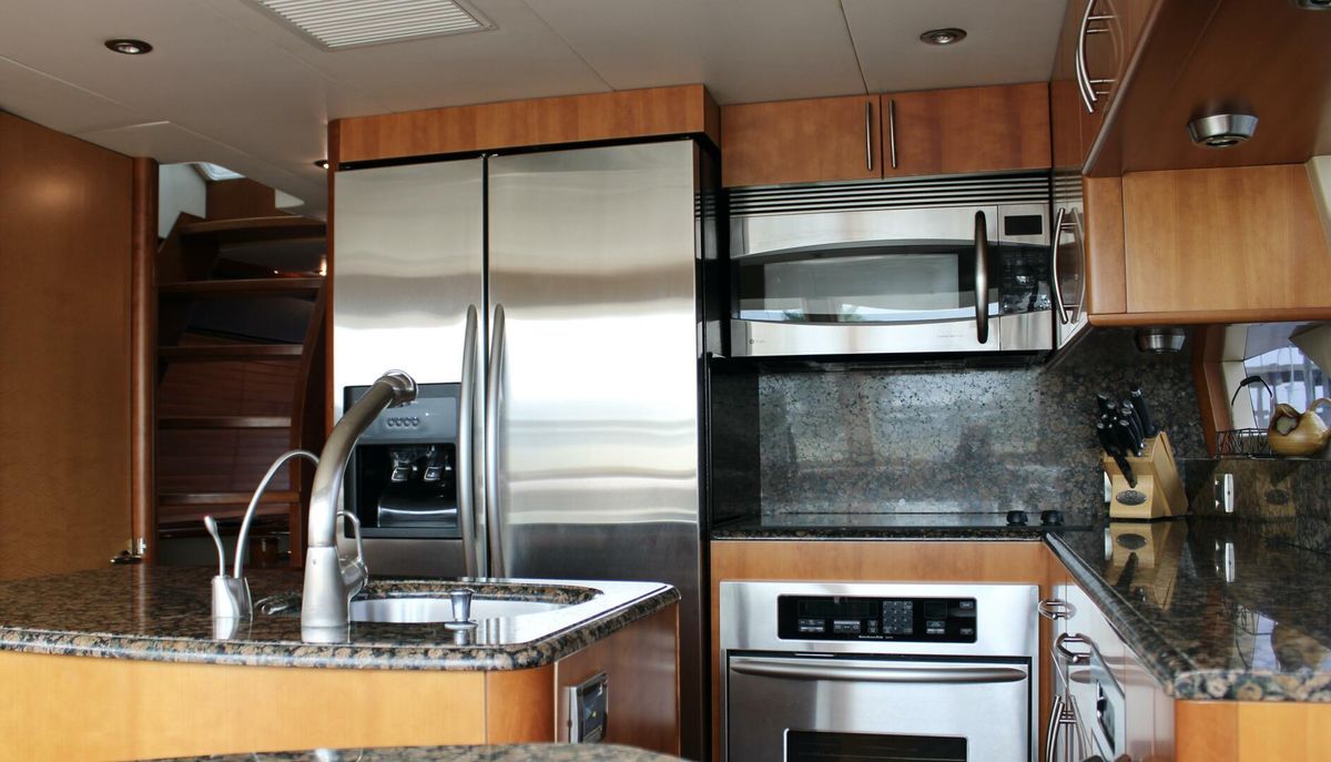 2007 Lazzara 74 