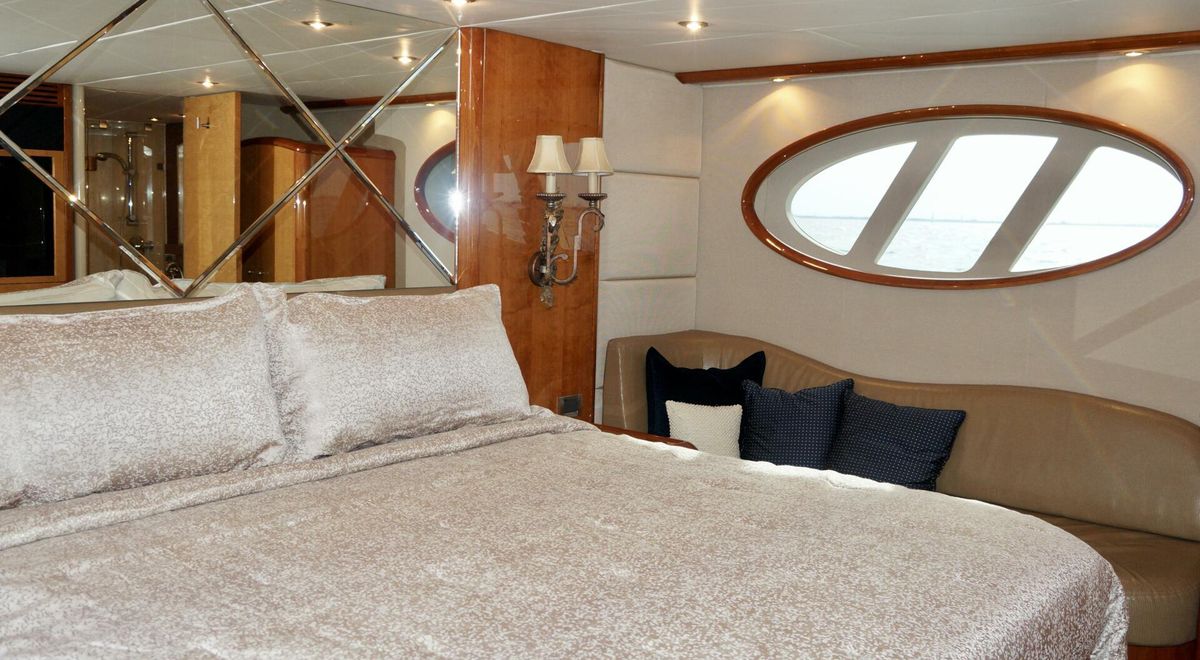 2007 Lazzara 74 