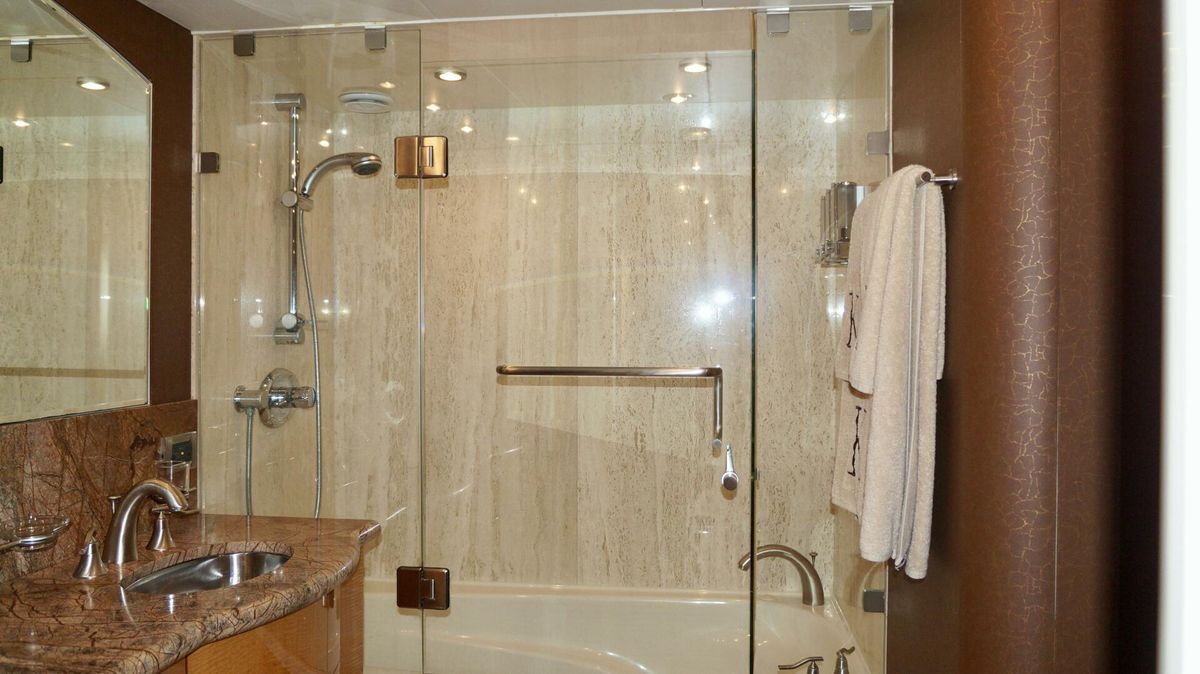 2007 Lazzara 74 