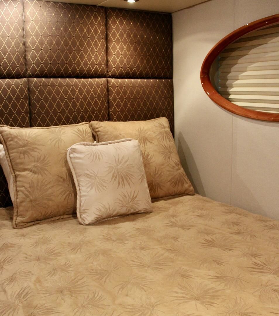 2007 Lazzara 74 