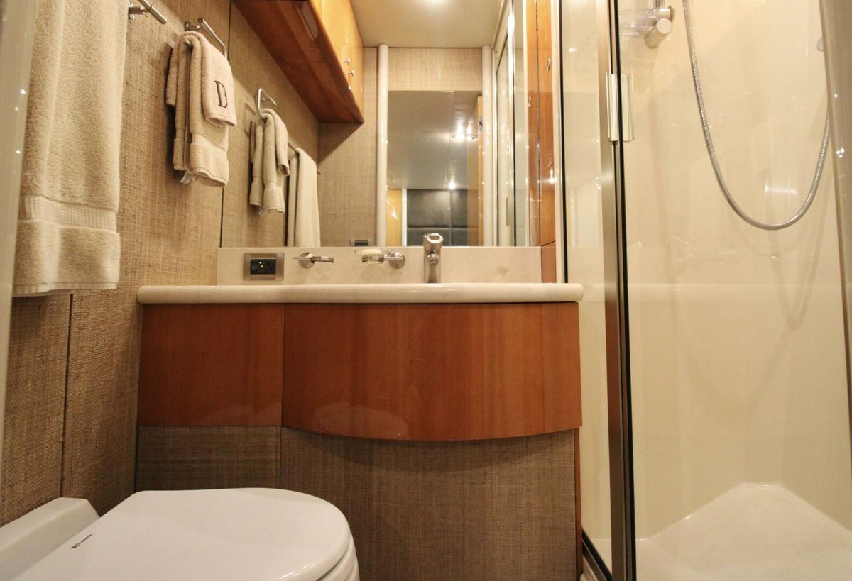 2007 Lazzara 74 