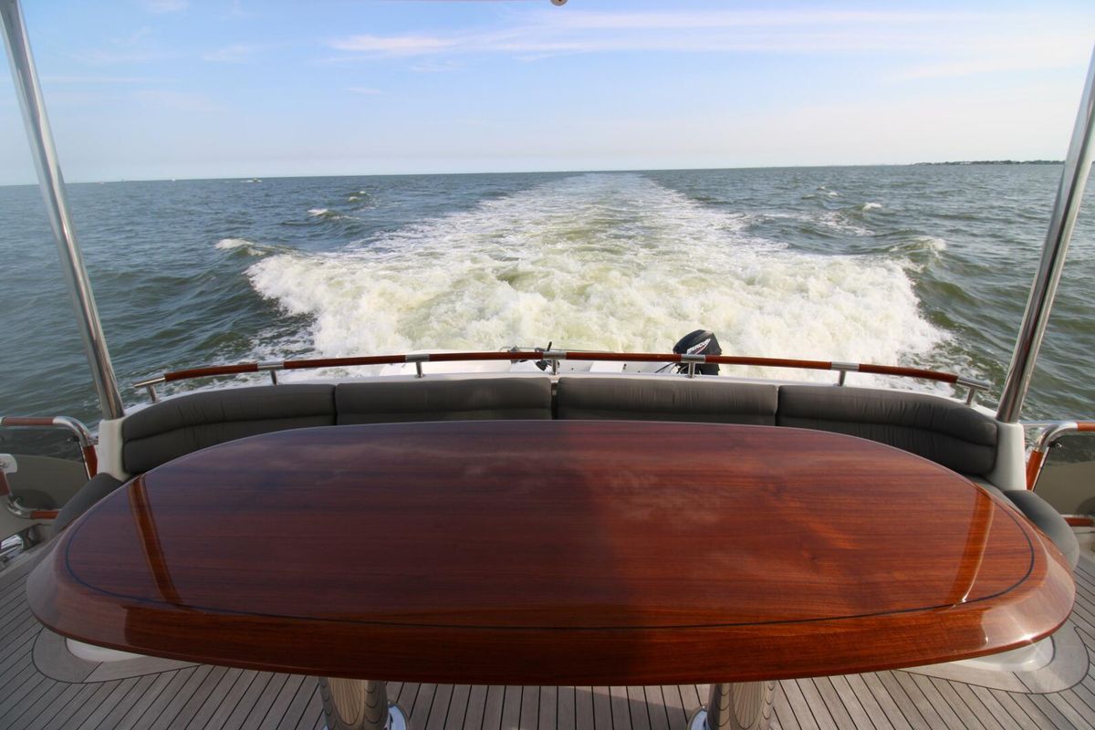 2007 Lazzara 74 