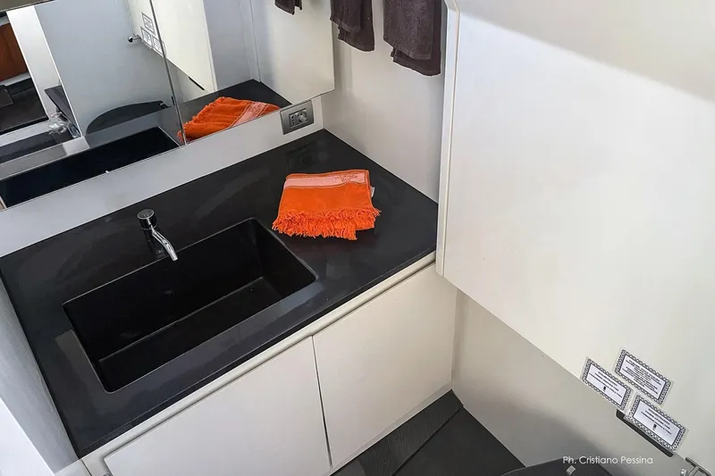 Madme Yacht Photos Pics WP 47 bathroom detail