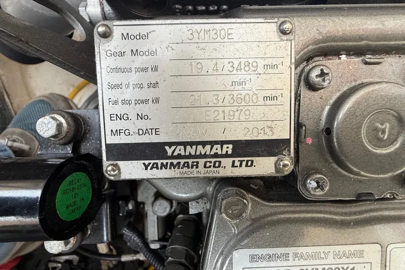Sea Suite Yacht Photos Pics Yanmar engine plate on a 2015 Hinckley DS 42, showing specifications and manufacturing details.