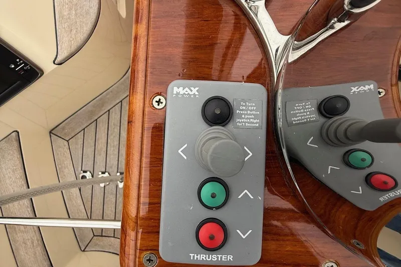 Sea Suite Yacht Photos Pics Hinckley DS 42 2015 boat thruster control panel with joystick and buttons.