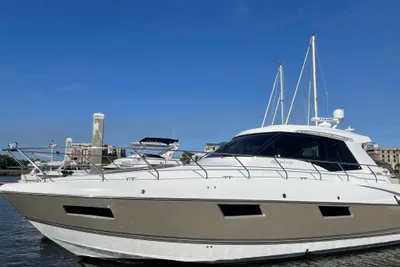 Cruisers Yachts 48 Cantius