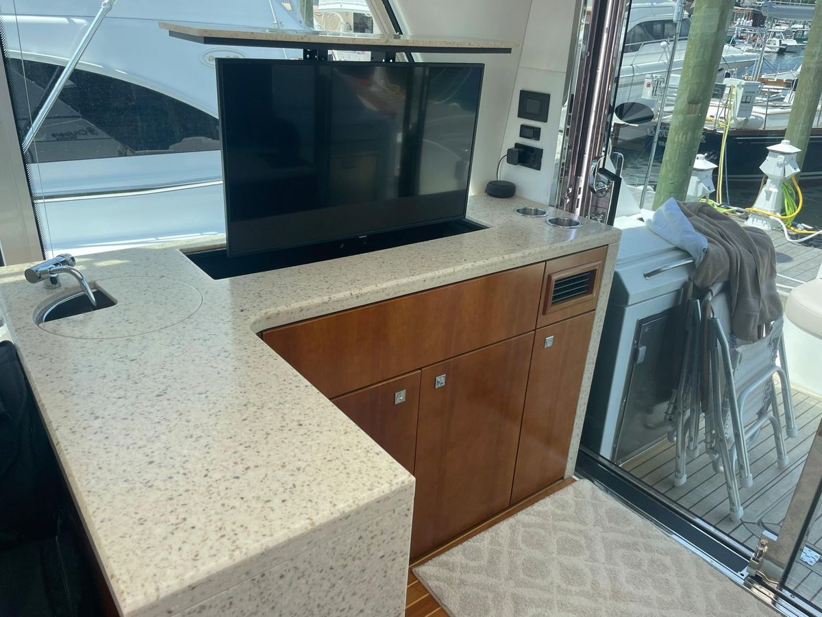 2012 Cruisers Yachts 48 
