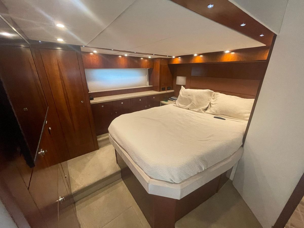 2012 Cruisers Yachts 48 