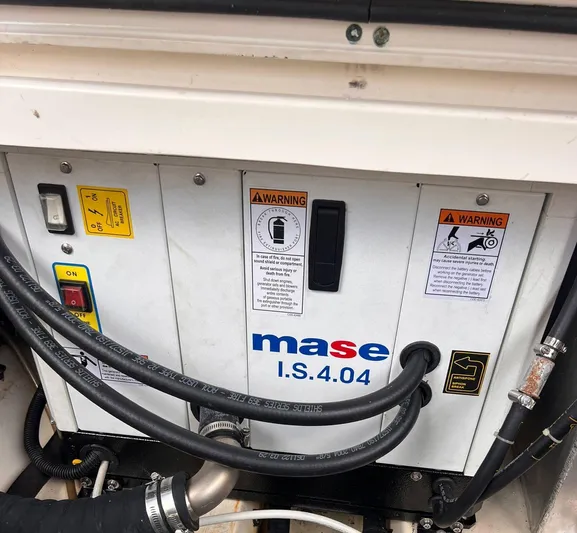  Yacht Photos Pics Mase I.S.4.04 generator in a 2016 Boston Whaler 315 Conquest boat.