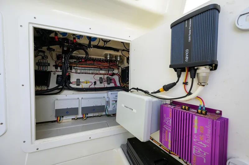 Penelope Yacht Photos Pics Sea Vee 39 PENELOPE - Electrical Equipment