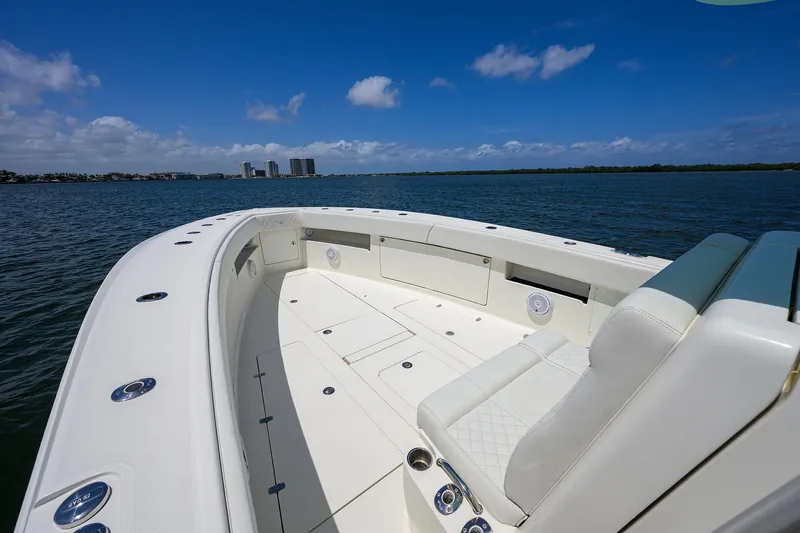 Penelope Yacht Photos Pics Sea Vee 39 PENELOPE - Bow