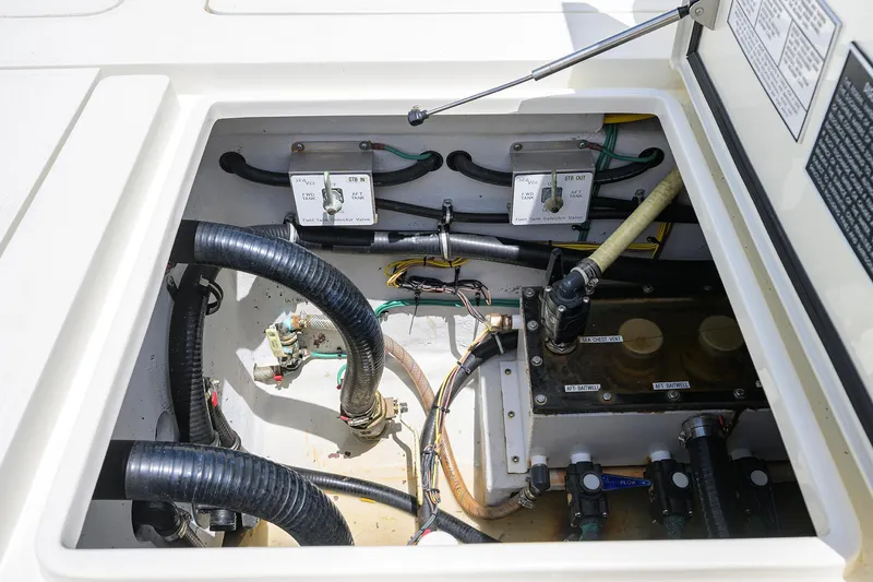 Penelope Yacht Photos Pics Sea Vee 39 PENELOPE - Bilge