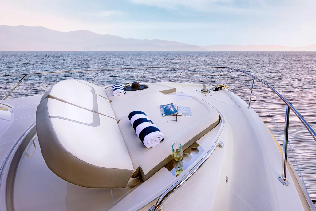 2026 Riviera 4600 Sport Yacht Platinum Edition - Incoming Stock ...