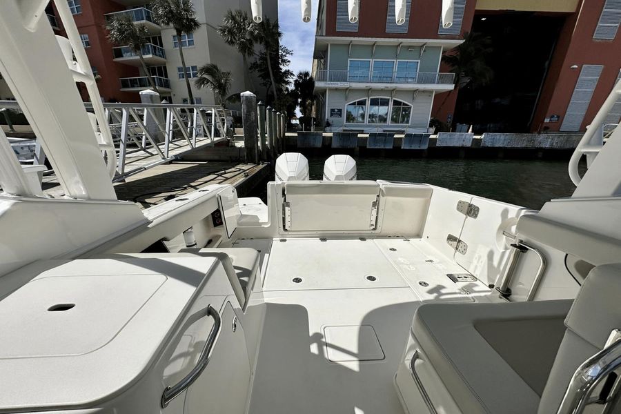 2021 Boston Whaler 280 Vantage
