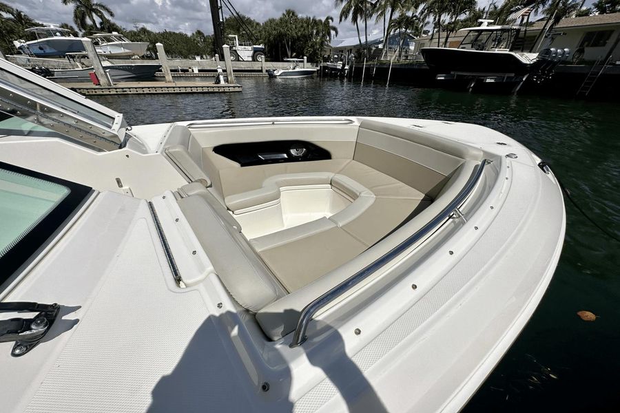 2021 Boston Whaler 280 Vantage