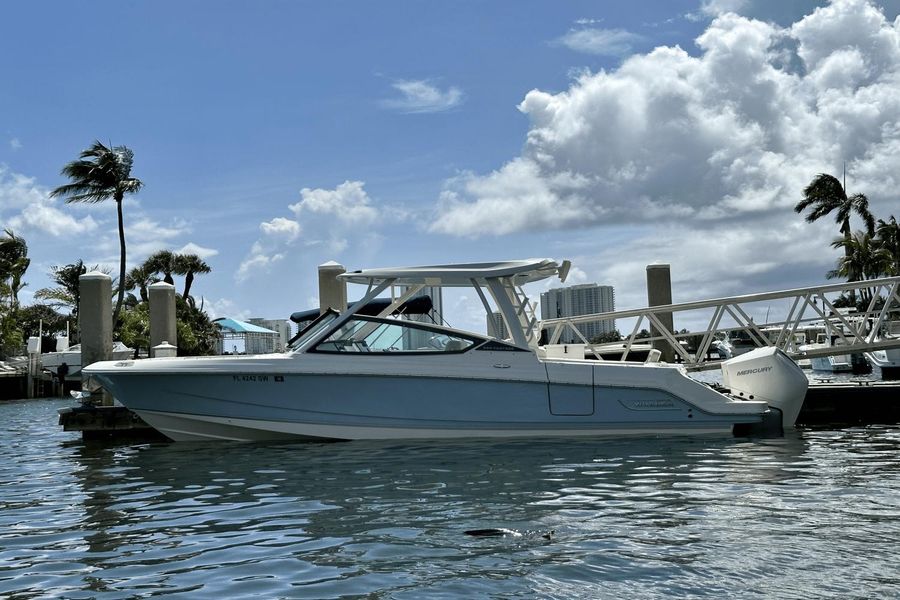 2021 Boston Whaler 280 Vantage