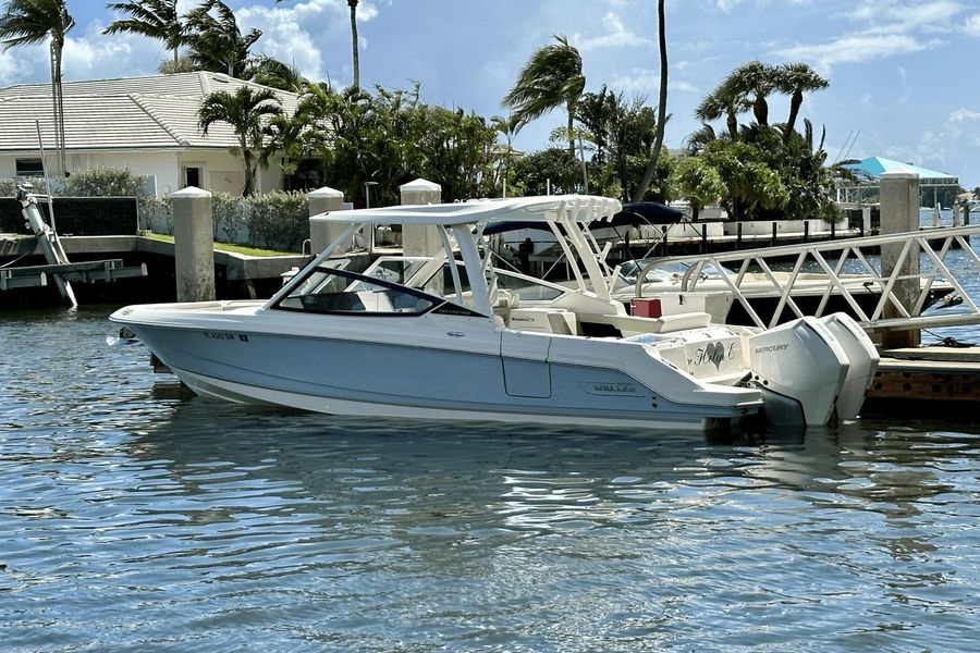 2021 Boston Whaler 280 Vantage