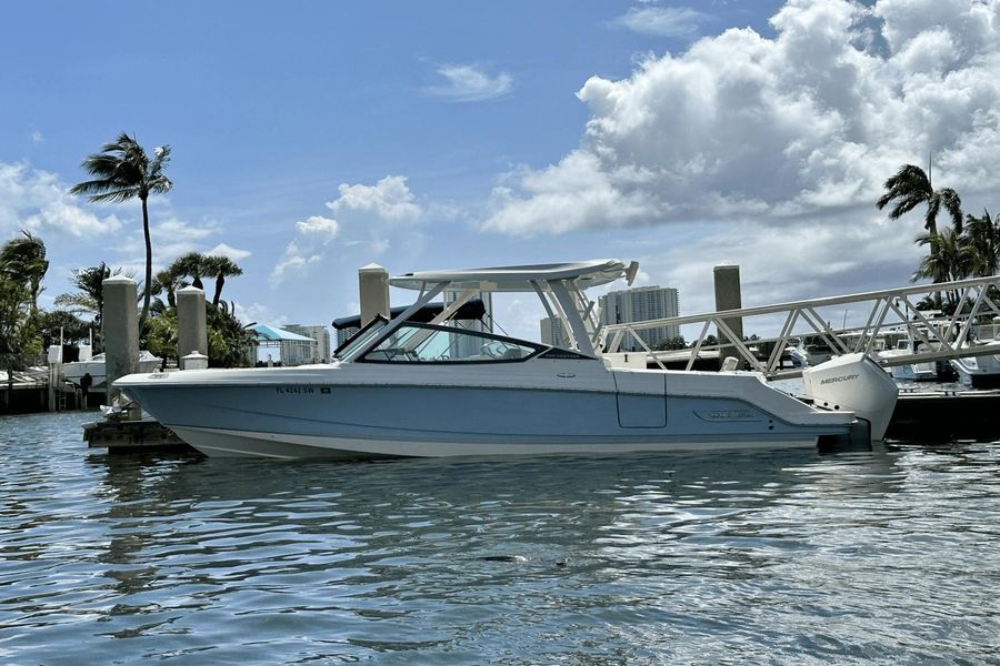 2021 Boston Whaler 280 Vantage