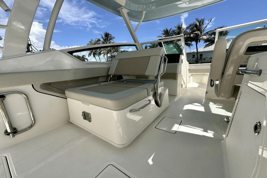 2021 Boston Whaler 280 Vantage