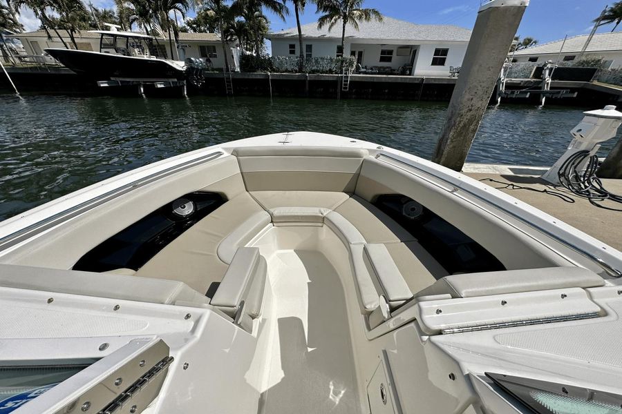 2021 Boston Whaler 280 Vantage