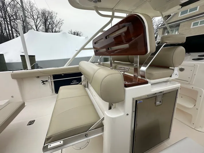 The Bounty Yacht Photos Pics Interior of a 2017 Pursuit S 280 Center Console boat.