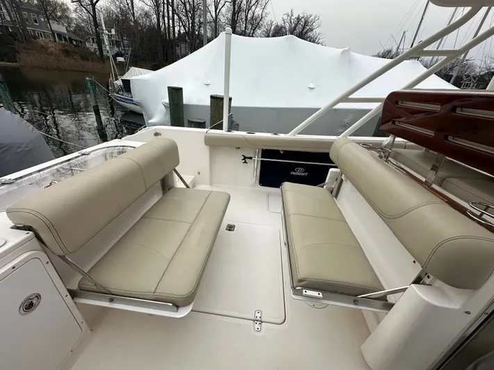 The Bounty Yacht Photos Pics Interior of a 2017 Pursuit S 280 Center Console boat.