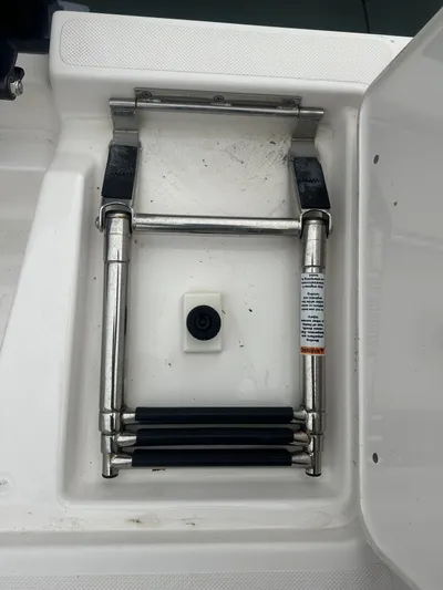 The Bounty Yacht Photos Pics Folded boat ladder on Pursuit S 280 Center Console, 2017.