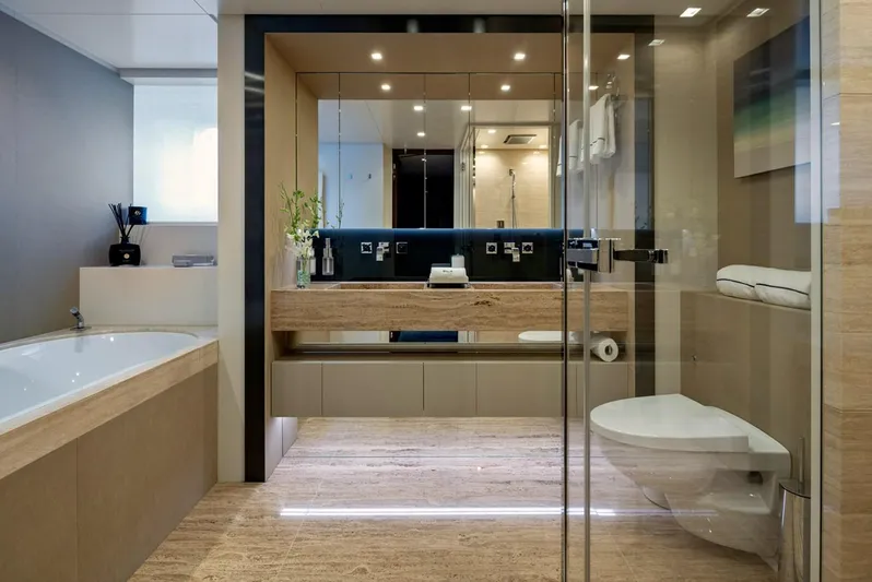 Ela Yacht Photos Pics 