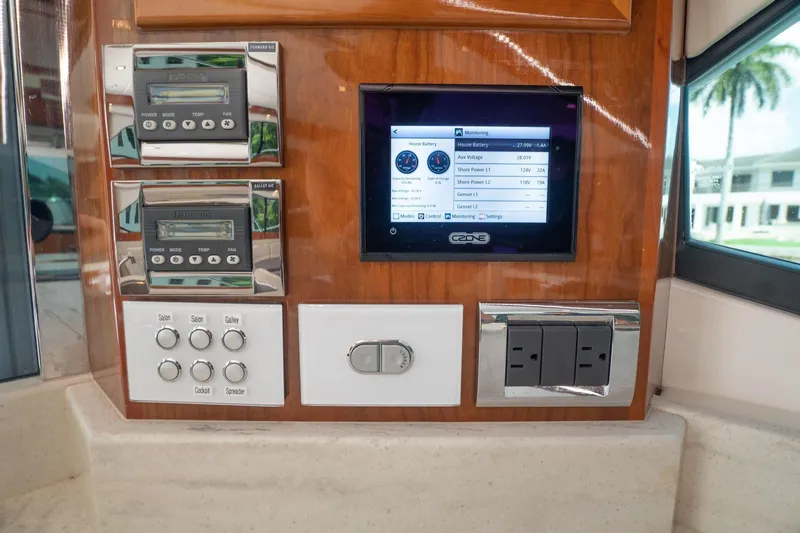 No. 7 Yacht Photos Pics 2018 Riviera 43 Open Flybridge - Image 11