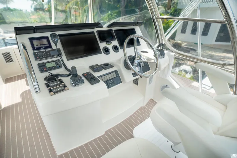 No. 7 Yacht Photos Pics 2018 Riviera 43 Open Flybridge - Image 8
