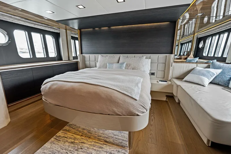 Slide Yacht Photos Pics 2015 Absolute 60 Fly - Image 68