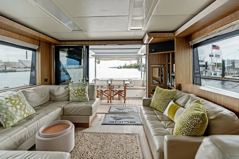 Slide Yacht Photos Pics 2015 Absolute 60 Fly - Image 46