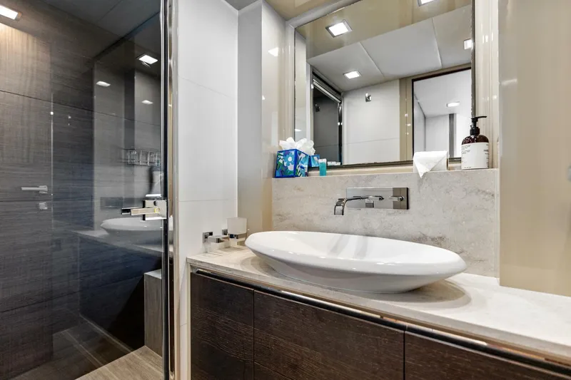 Slide Yacht Photos Pics 2015 Absolute 60 Fly - Image 63