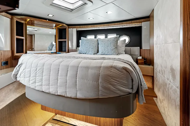 Slide Yacht Photos Pics 2015 Absolute 60 Fly - Image 62