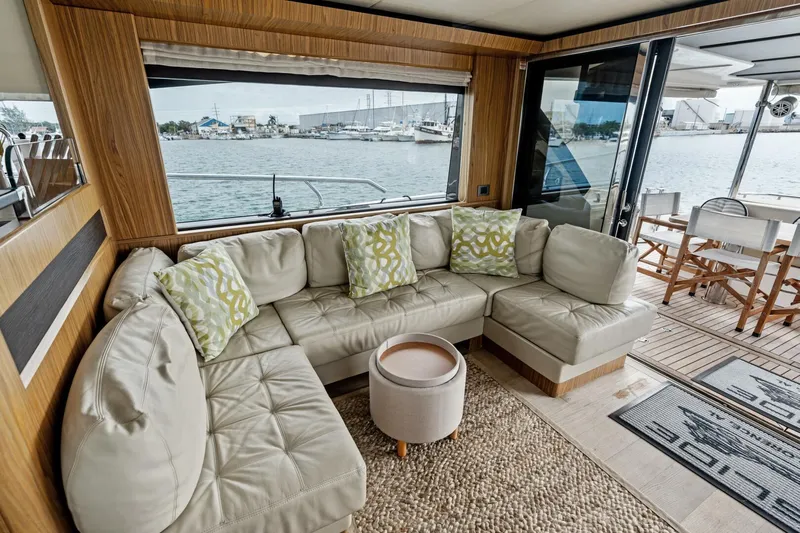 Slide Yacht Photos Pics 2015 Absolute 60 Fly - Image 41