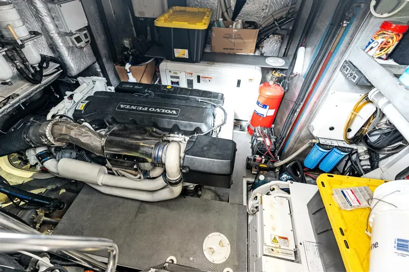 Slide Yacht Photos Pics 2015 Absolute 60 Fly - Image 72