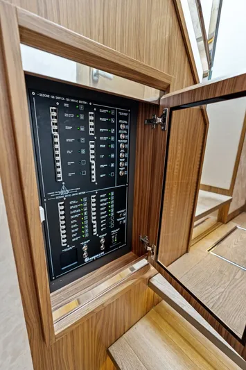 Slide Yacht Photos Pics 2015 Absolute 60 Fly - Image 59