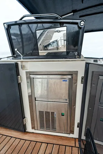 Slide Yacht Photos Pics 2015 Absolute 60 Fly - Image 35