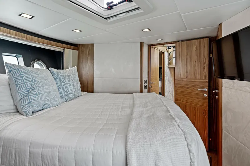 Slide Yacht Photos Pics 2015 Absolute 60 Fly - Image 61