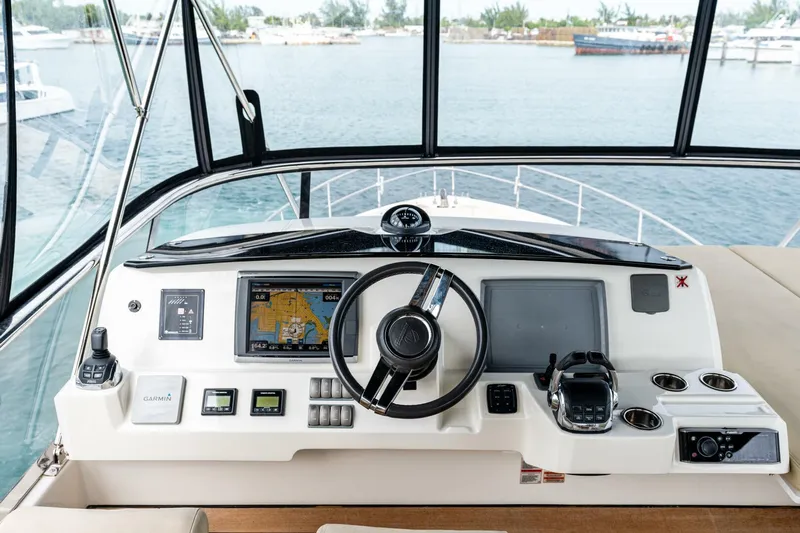 Slide Yacht Photos Pics 2015 Absolute 60 Fly - Image 37